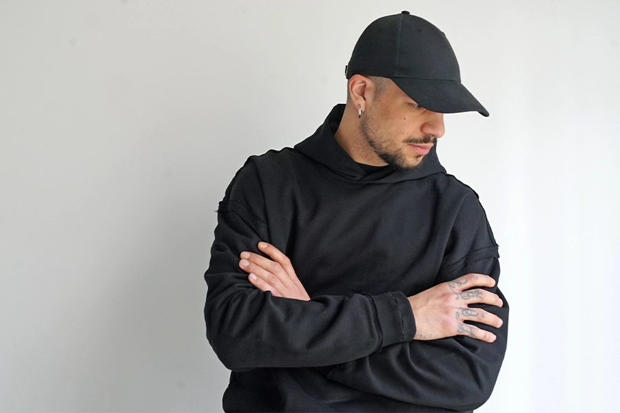 Felpa con cappuccio oversize nera unisex in cotone pesante con cuciture a rovescio Empyrom